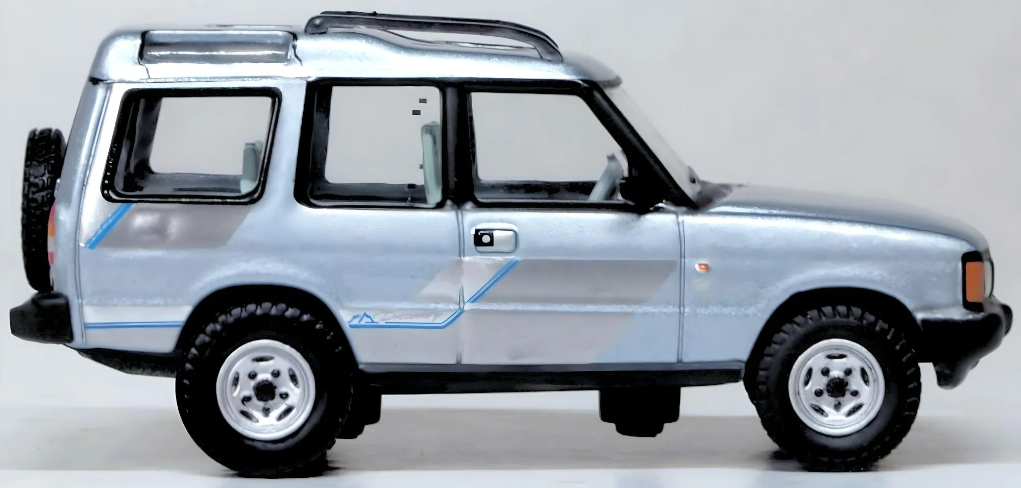 Oxford Diecast Land Rover Discovery 1 Mistrale