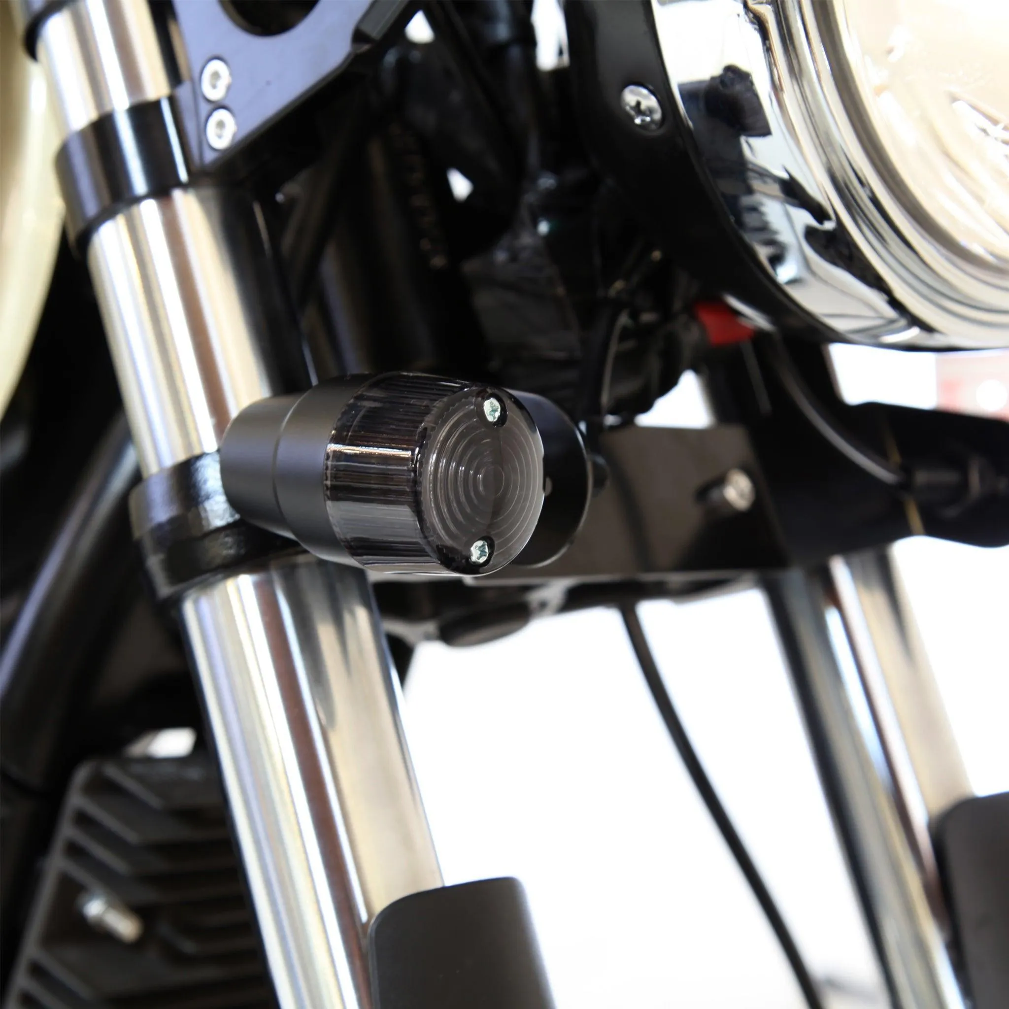 Plug & Play Retro Turn Signals for Triumph Bonneville / Street Series | Front Rectifier Mount