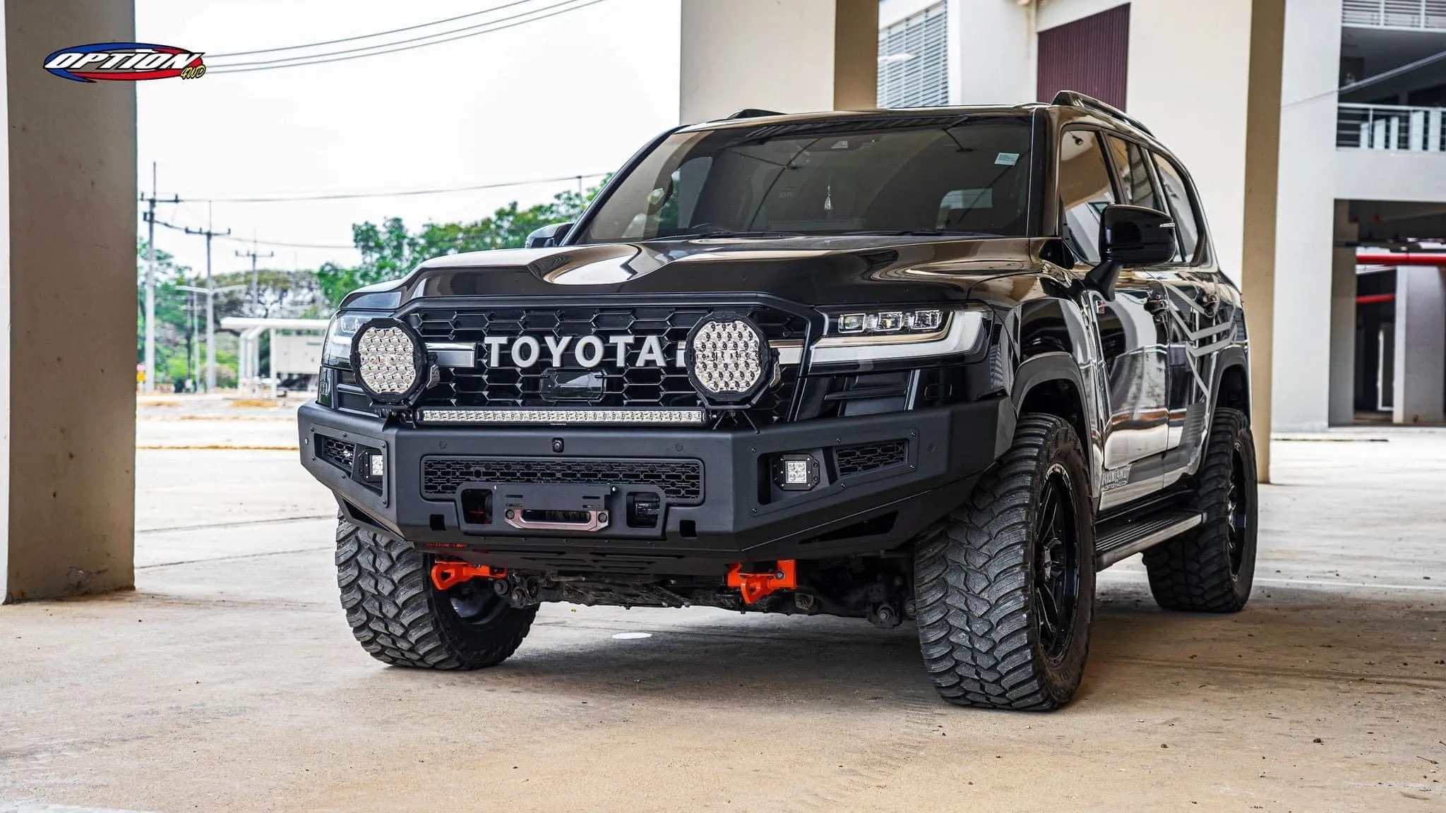 TOYOTA LC300 , Supreme FRONT WINCH BAR VX -