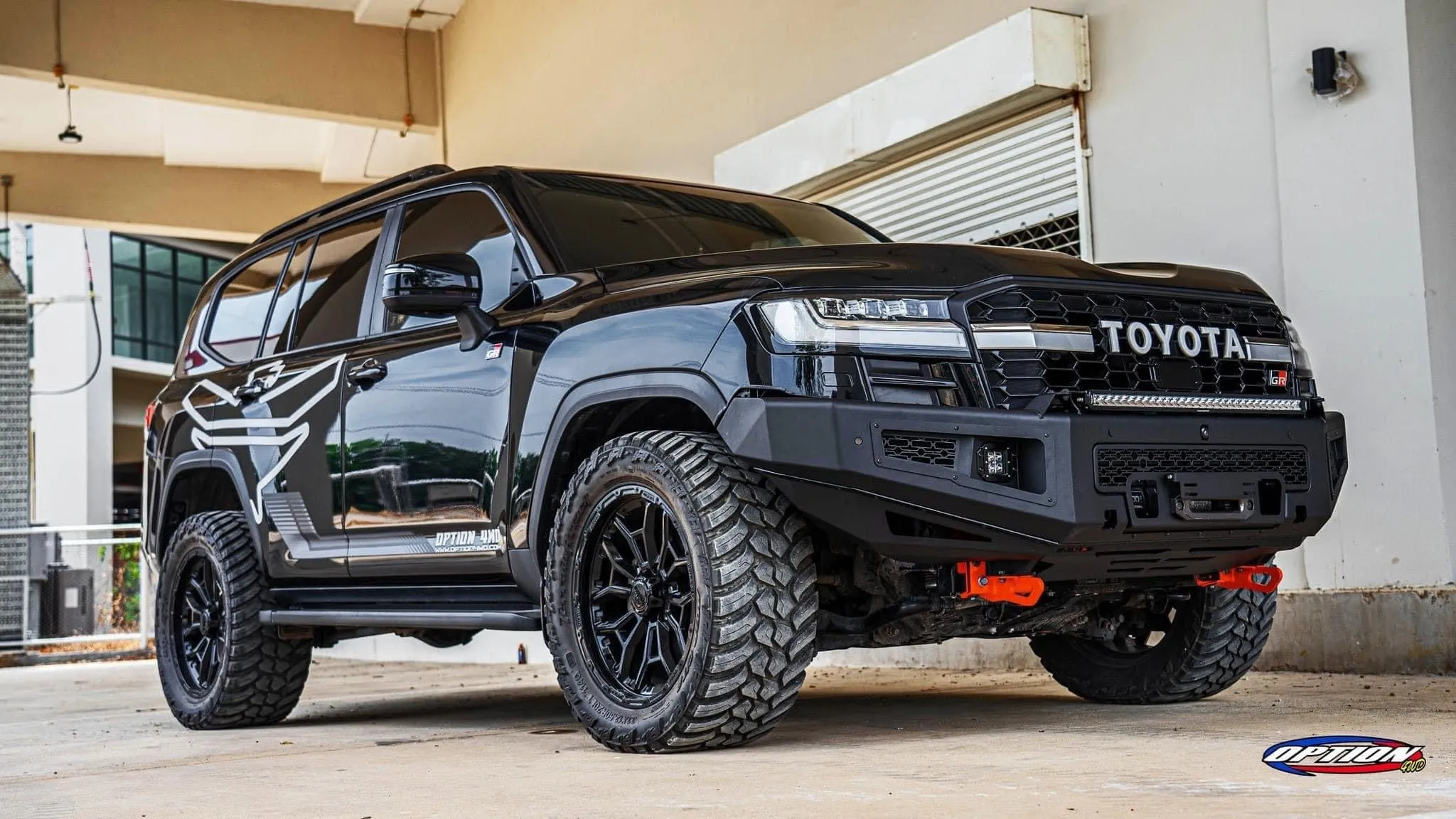 TOYOTA LC300 , Supreme FRONT WINCH BAR VX -