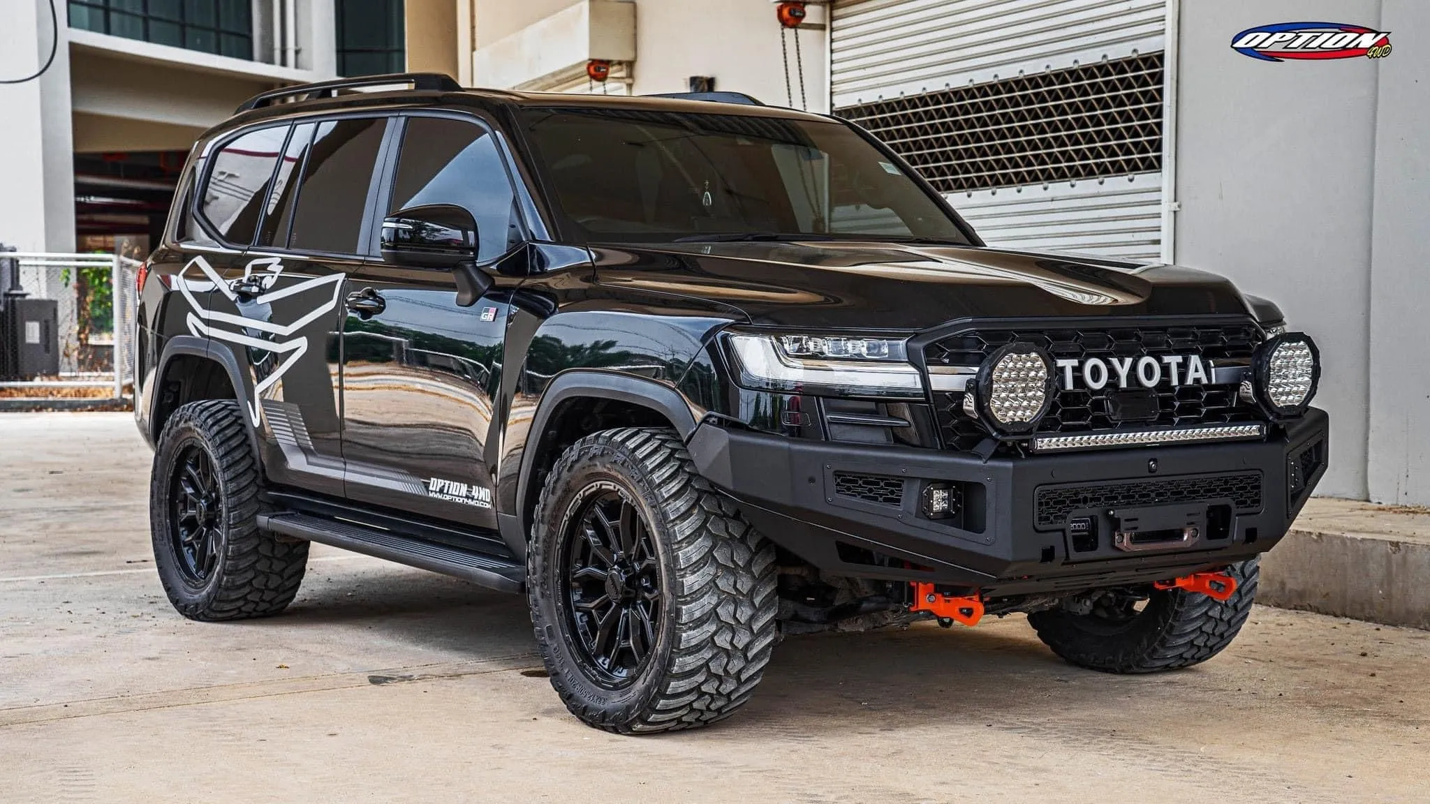 TOYOTA LC300 , Supreme FRONT WINCH BAR VX -