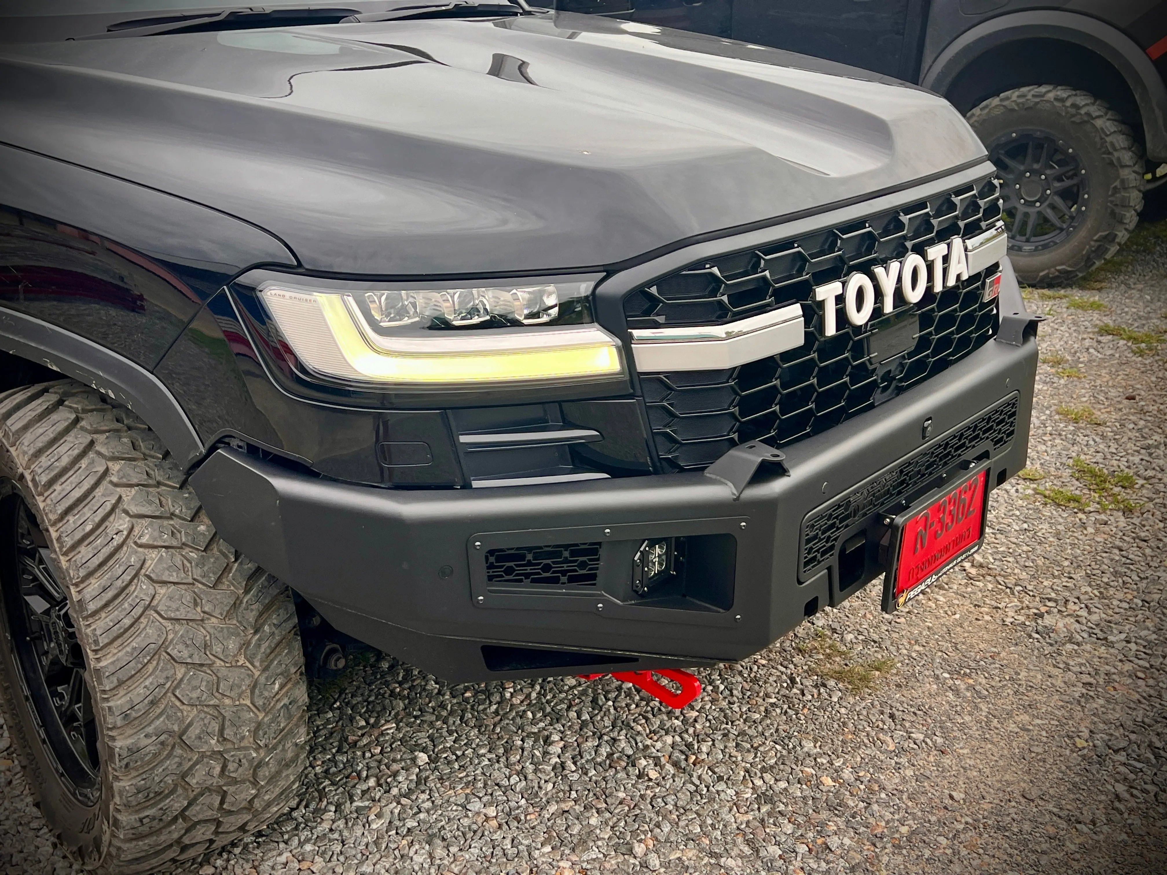 TOYOTA LC300 , Supreme FRONT WINCH BAR VX -