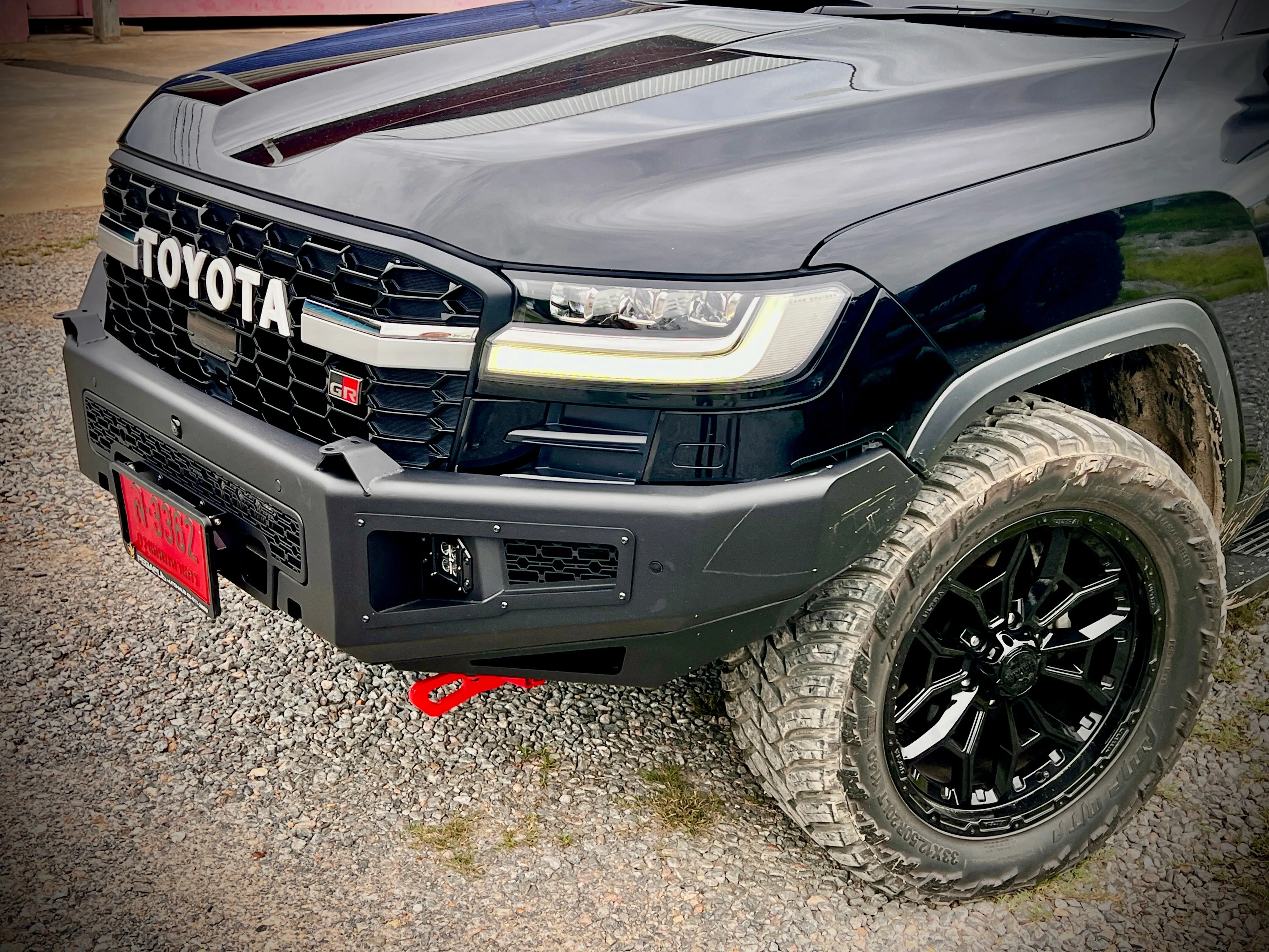 TOYOTA LC300 , Supreme FRONT WINCH BAR VX -
