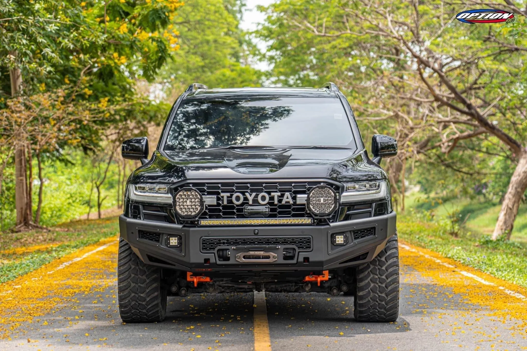 TOYOTA LC300 , Supreme FRONT WINCH BAR VX -