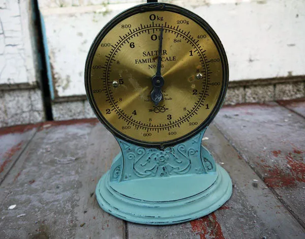 Vintage brass tone weighing scales